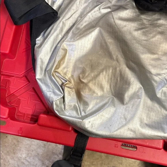 Black and Silver chrome Messenger Bag - Picture 4 of 5